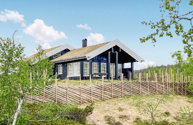 Nice home in Veggli with WiFi
