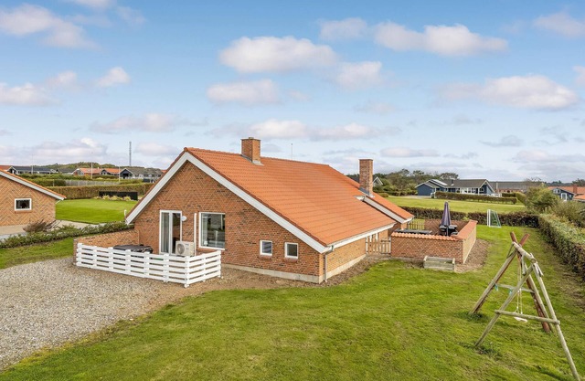 Nice home in Vinderup with sauna
