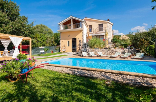Nice home in Vinjani Donji with WiFi