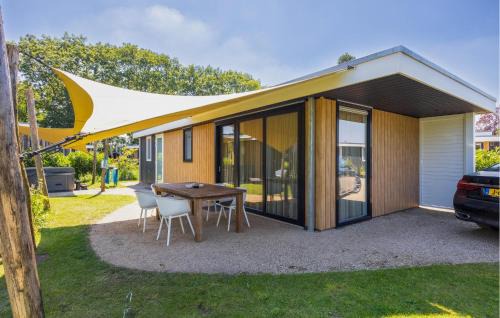 Nice Home In Voorthuizen With Wifi
