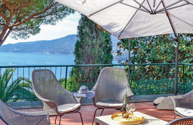 Nice home in Zoagli -GE- with WiFi