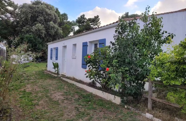 Nice house 15mn walk from the beach
