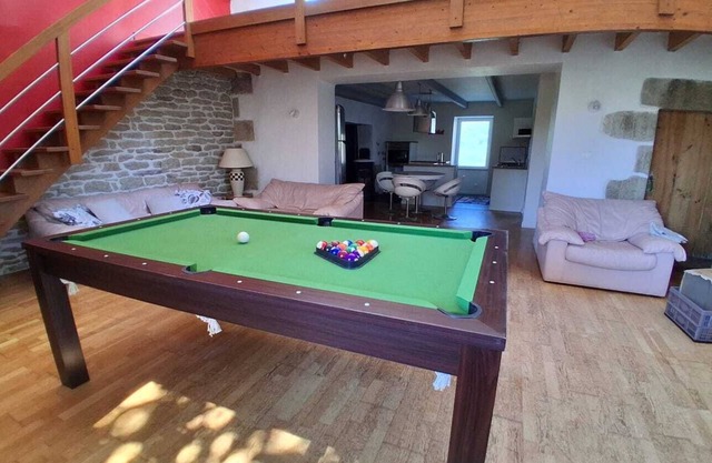 Nice house in the village of Plomeur, close to shops, 10 min from la torche