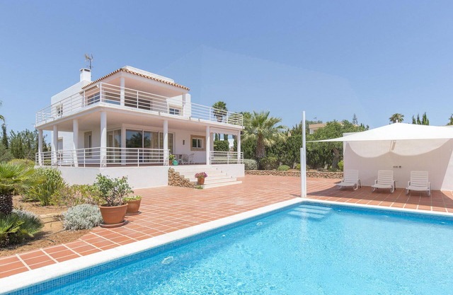 Nice modern apartment with pool