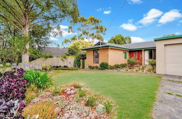 Nice neighbourhood Family Home at Vermont South