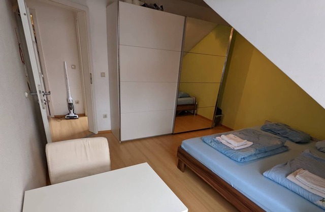 Nice private room in a house with shared bathroom