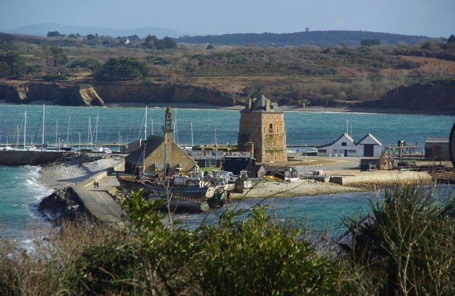 Nice sea view, 250 m from the beach
