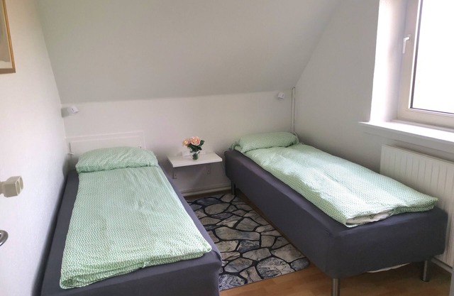 NICE STUDIO APARTMENT NEAR BEACH, AIRPORT AND METRO