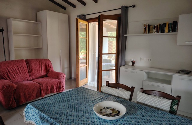 Nice studio in a semi-detached house with garden on the Island of Elba