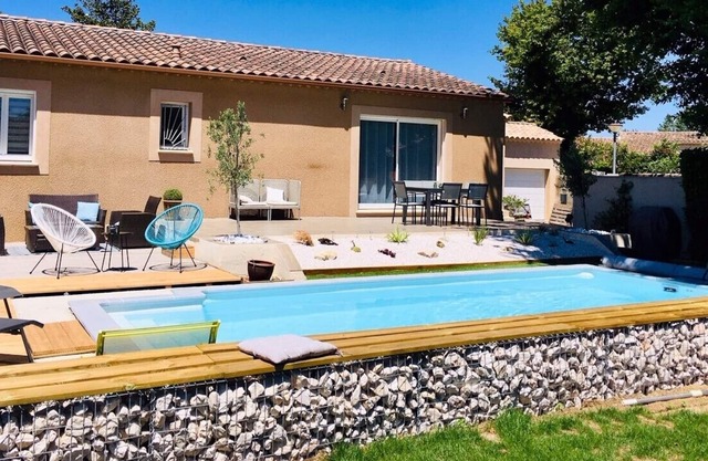nice villa with pool near d avignon