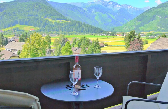 Nicely fitted Apartment with private balcony and panoramic mountain views