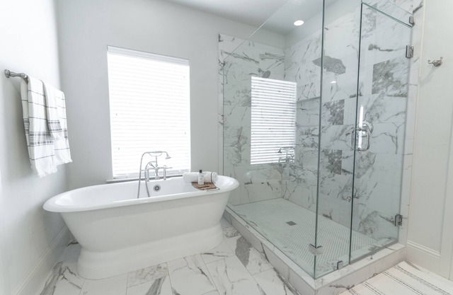 Nicest Rental in Vibrant Bishop Arts! Beautifully decorated with luxury bedding.
