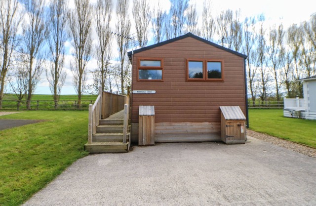 NIDDERDALE POD, pet friendly, with hot tub in Hutton Rudby