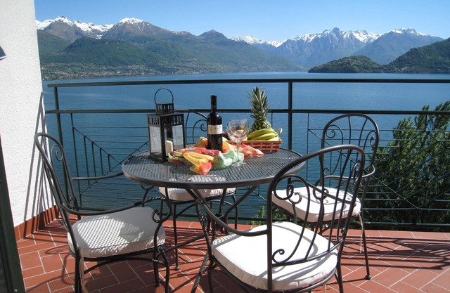 Nido alla Riva Ronnie holiday flat on the lake