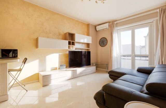 Niguarda Bright Apartment w/Balcony
