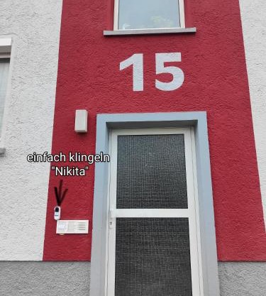 Nikitas Wohnung ohne Dusche