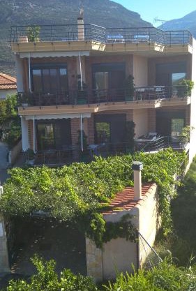 Nikolitsa Apartments