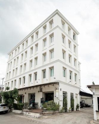 Niraxay Apartment