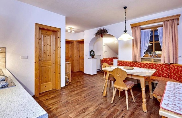 "No. 4" apartment, 2 bedrooms, shower, WC - Anneliese, guest house