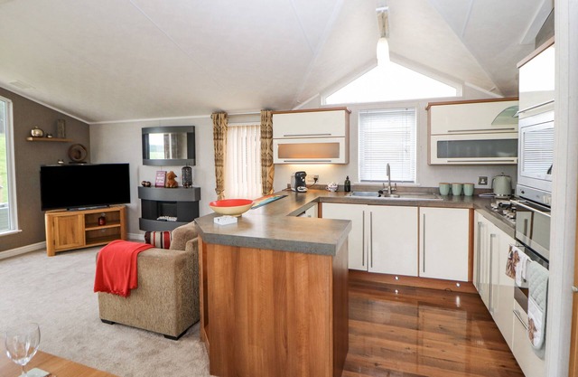 NO.8 HILLCOTE LODGE, pet friendly in Aspatria