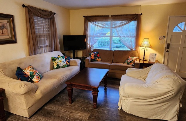 No Cleaning Fee! Florida Themed 4br Home for up to 8