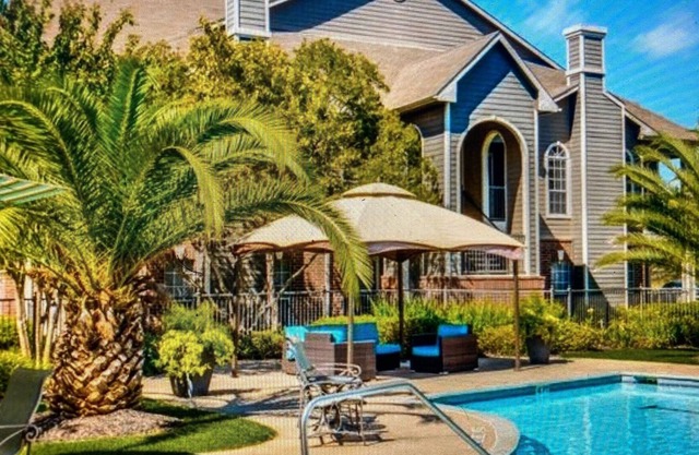 NO CLEANING FEE | Modern 1BD | Parking|15 Mins away IAH /Downtown