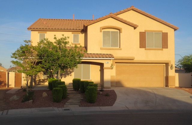 NO EXTRA FEES Vacation Home - Sleep 8 - Private Swimming Pool/Basketball Court