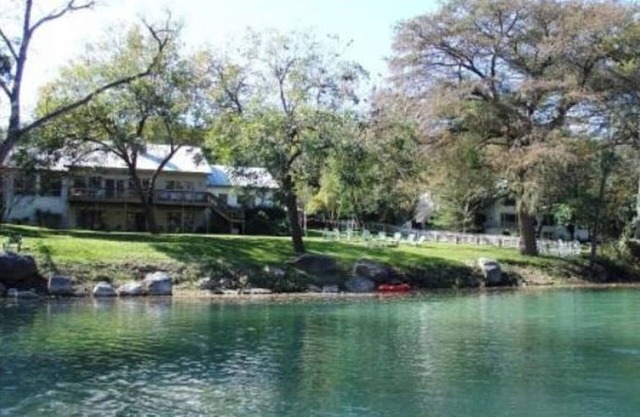 No Flood! Gruene House & Cabin on Guadalupe! 7Bdrm/4.5Baths/Kayaks, Sleeps-28!