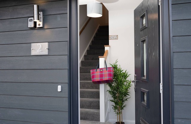 No2 Bynack House - an apartment that sleeps 4 guests in 2 bedrooms