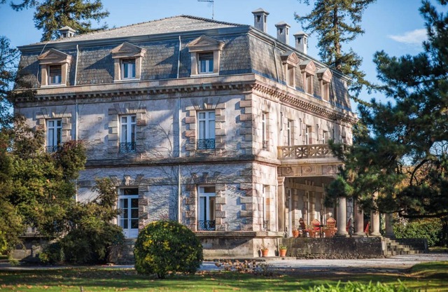 Noble house with magnificent garden