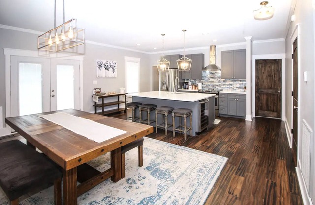 NoDa Updated Mill Home! Amazing Location- Walkable-Bars, Restaurants and Rail!n