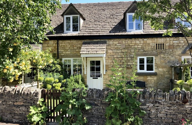 Noel Cottage - Central Cotswolds Stone Cottage For Two In Chipping Campden