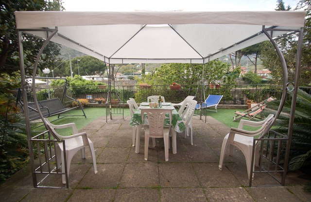 NOEMI APARTMENT "5 LANDS PARADISE" FREE WI FI, FREE PRIVATE CAR PARK, FREE BIKES