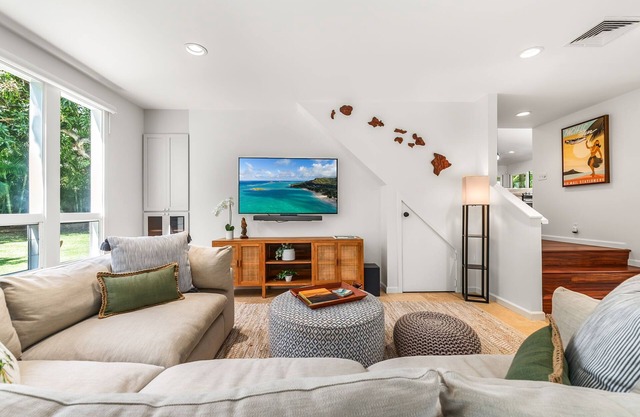 Nohie Lanikai by Gather: 4BR Beachside Retreat w/Lanai & Private Yard