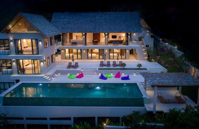 Nojoom Hills - Sea View 6 Bedroom Villa