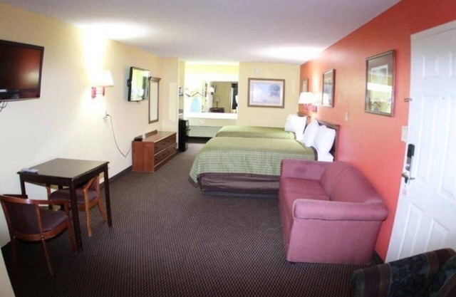 NON SMOKING KING SUITE #1