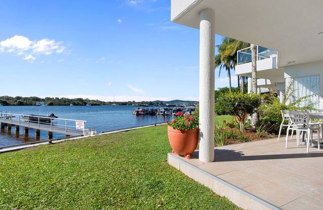 Noosa River Gardens 1 - Ground floor unit with access to Noosa River & jetty