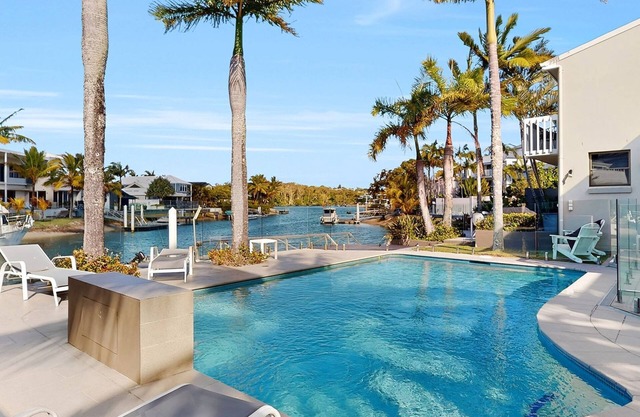 Noosa Sound, waterfront, amazing value