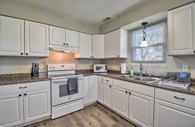 Norfolk Home w/Private Yard - Walk to Beach!