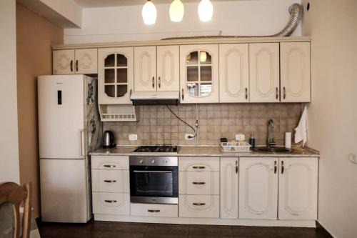 North avenue Art apartment