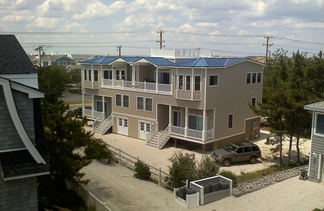 North Beach: Vacation Comfort Steps from the Beach