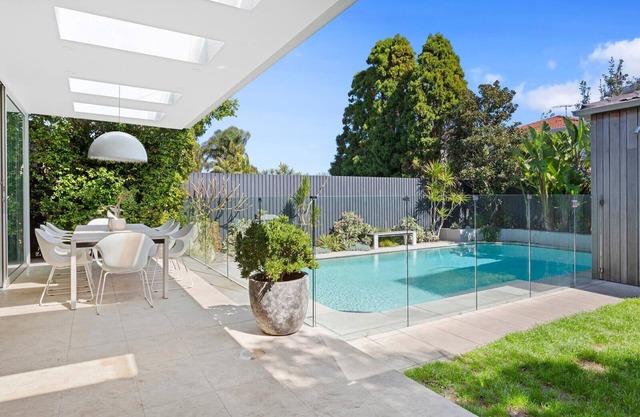 North Bondi Poolside ~ 4 bedrooms ~ Pool ~ Parking