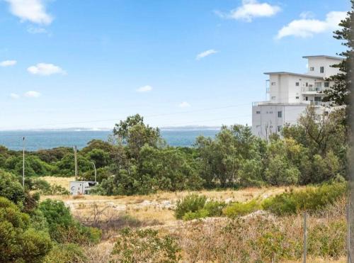 North Coogee Escape 2B2B