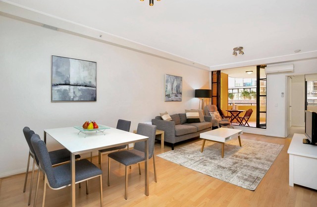 North Sydney- AX301 Napier St - Spacious 2BR in North Sydney with Parking, Gym Pool Access