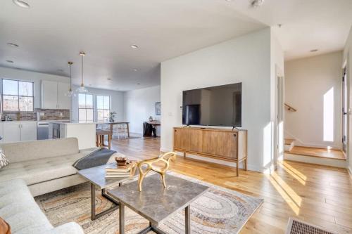 North Tabor 2BR - Gym - Gourmet Kitchen