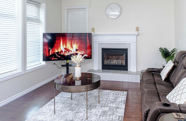 Northern Solace, 2 bedrooms, 2 bathrooms, kitchen, living room, Airport pick up
