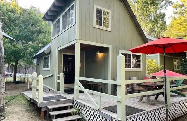 NorthFork Lodge Cabin #3 “The Maple”
