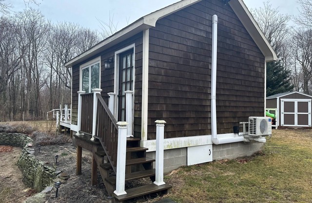 Northfork Ranch Style Cottage walking distance to beach & Wineries