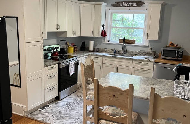 Northside Cape 2 bedroom with a large loft!