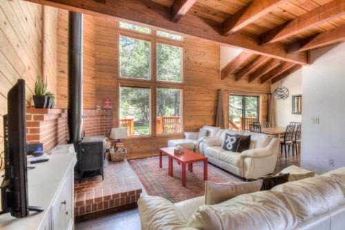 Northwoods Hangout Near Tahoe Donner